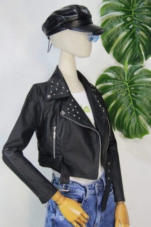 Chaqueta en eco cuero corta para mujer